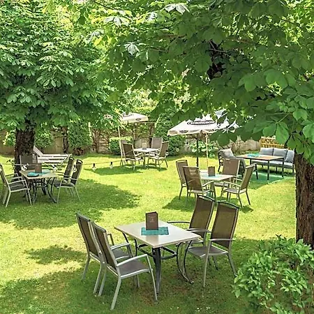 Sport & Baerenwirt Hotell Assach